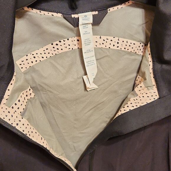 Lululemon Women's "fast & Free" Black Windbreaker Jacket Size 4 - Picture 3 of 10